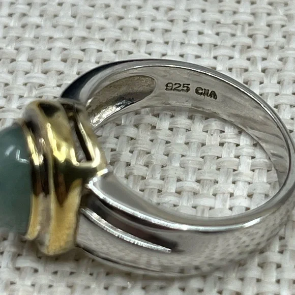 Vintage Sterling Silver & Gold Overlay Ring with Green Cabochon | Size 7 - Picture 8 of 16